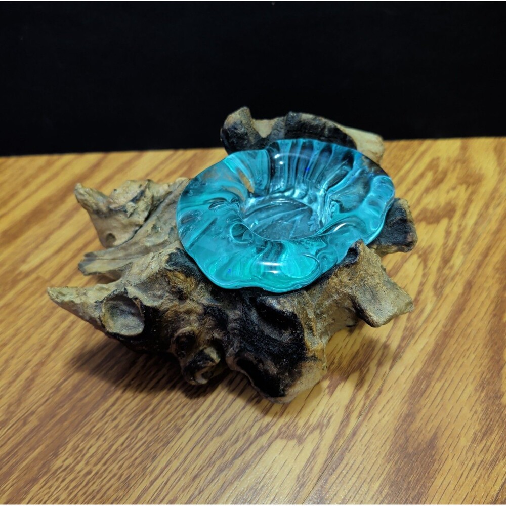 ​Vtg  Aqua Art Turquoise Glass Ashtray w Natural Burl Driftwood Base Beach Decor